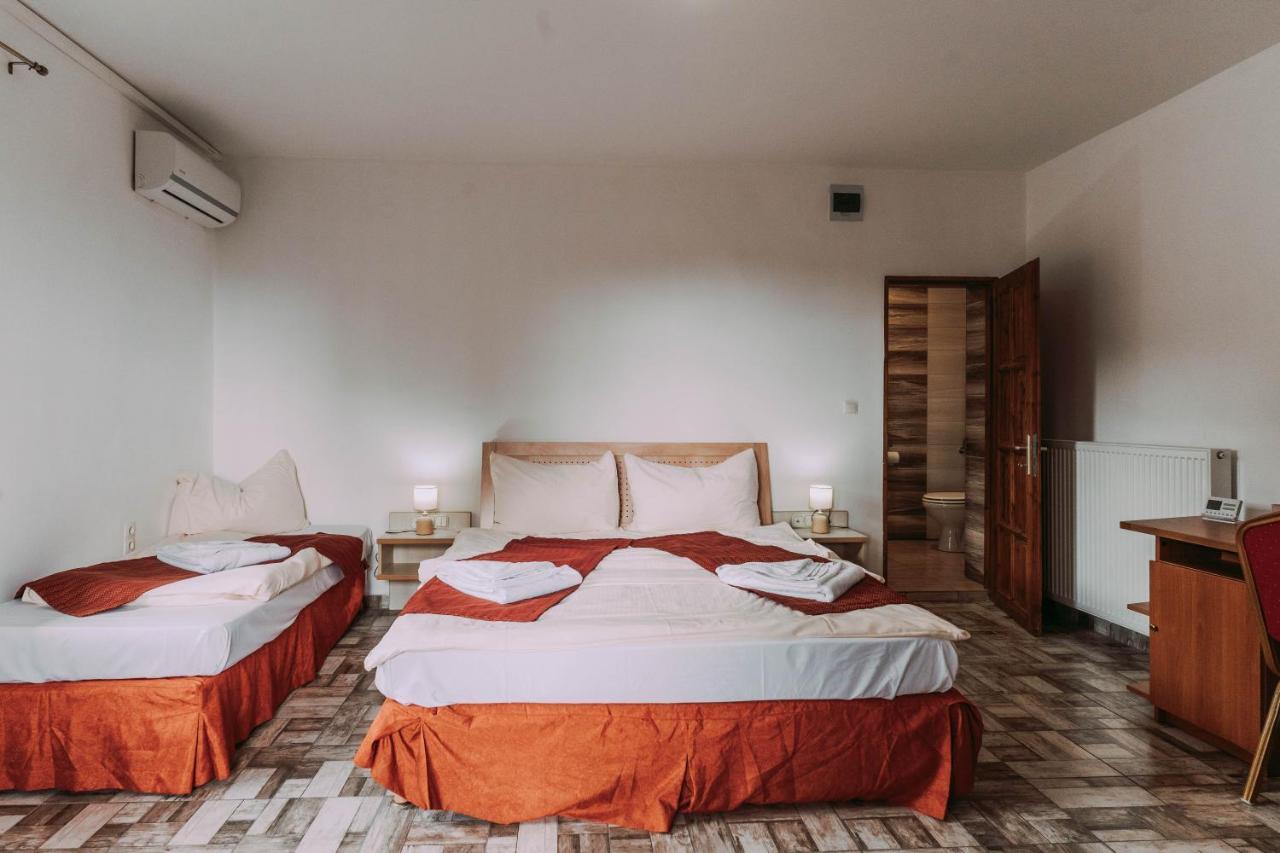Pelso Wellness Hotel Балатонфенивес Екстериор снимка